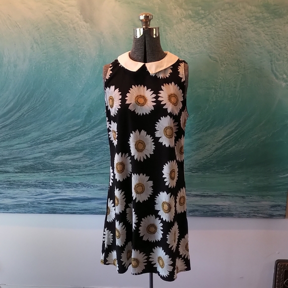 Peter Pan collared daisy shift dress - Picture 1 of 5